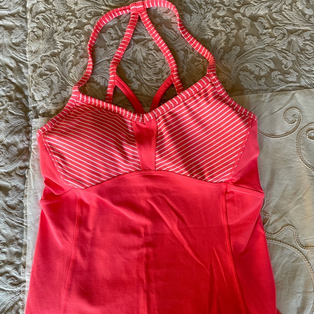 Athleta tank top with built in bra